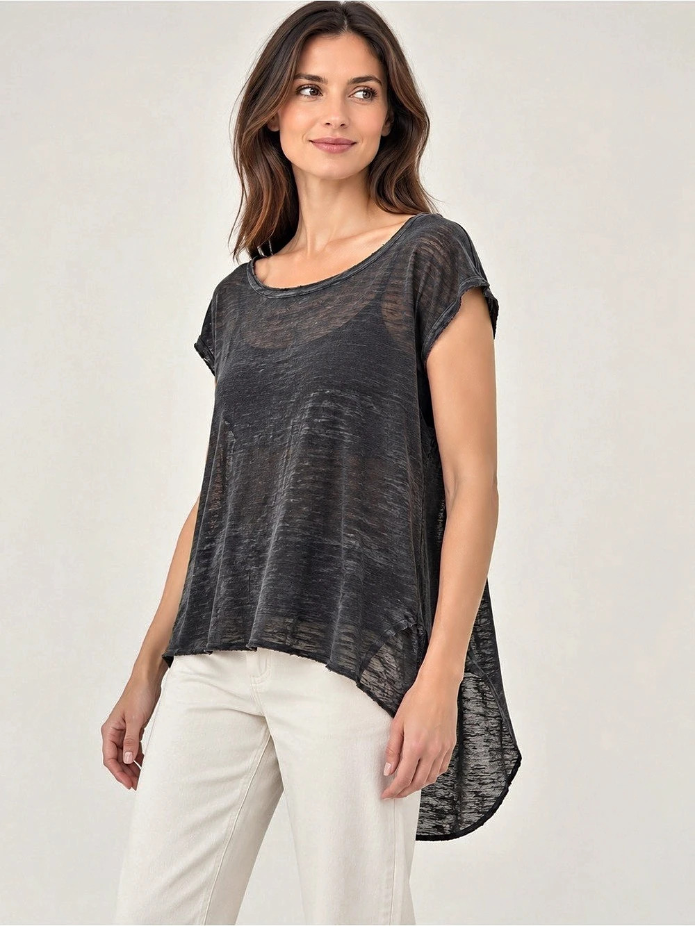 alice + olivia Gray Hi-Low Short Sleeve Top Like New